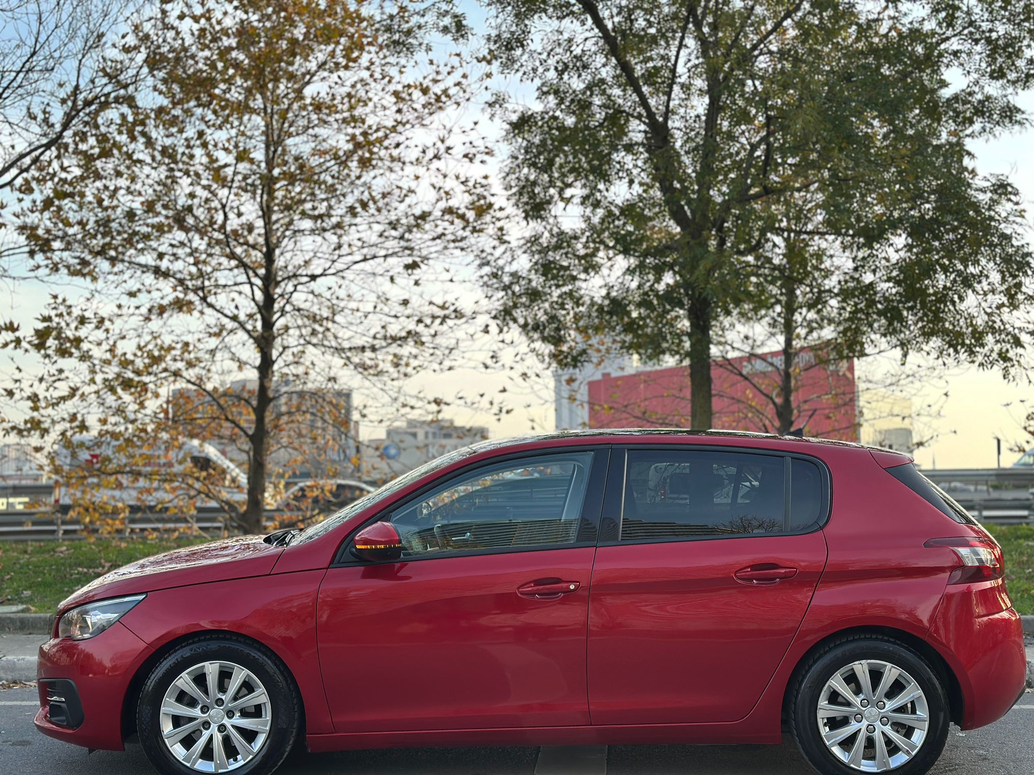 2020 MODEL CAM TAVANLI OTOMATİK VİTES 125 BİN KM DE MASRAFSIZ